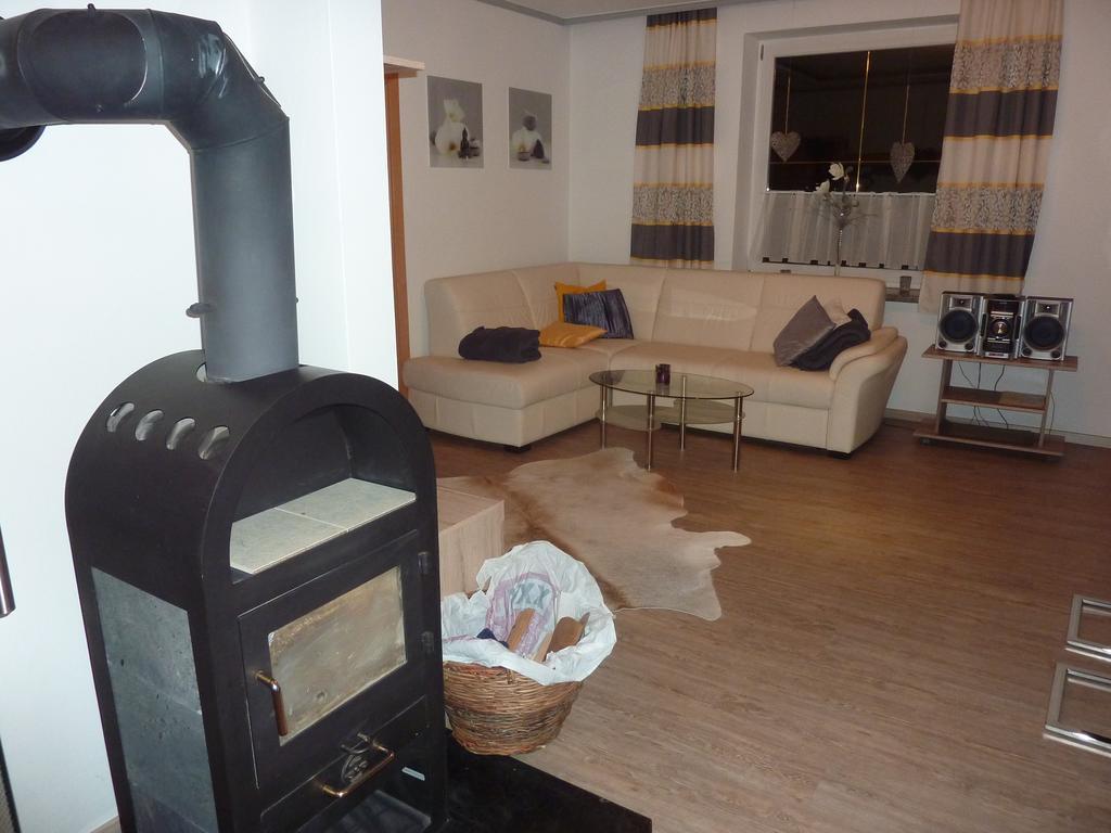 Ferienwohnung Mit Blick Auf Die Buchensteinwand Hochfilzen Exterior foto